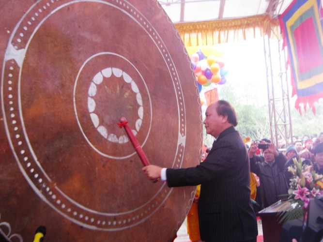 a1_pho thu tuong Nguyen xuan phuc danh trong khai hoi chua bai dinh.JPG