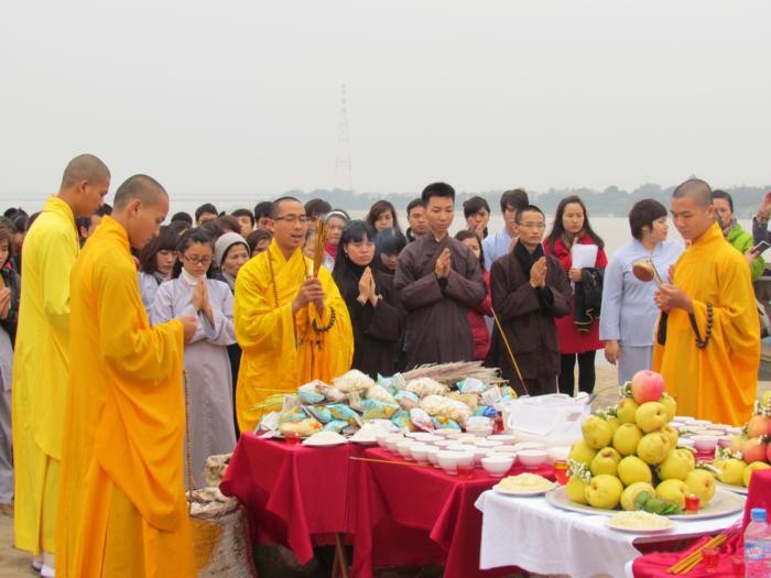 Phóng sinh hồi hướng tới liệt sĩ Trường Sa ảnh 1 IMG_0474_700x525.jpg