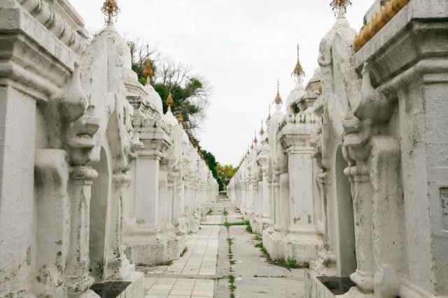 Độc đáo Tam tạng thánh điển ở chùa Kuthodaw ảnh 5 nguyenhai11.jpg