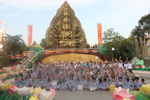 chup anh luu niem tap the.JPG