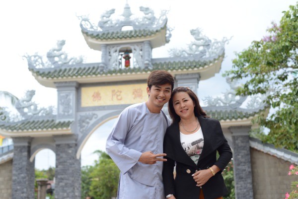 Ca sĩ Minh Tuấn "Rửa trôi bụi trần" ảnh 4 6 minh tuan.jpg