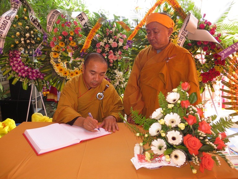 Tangnisinh TC BD khoa 1.JPG