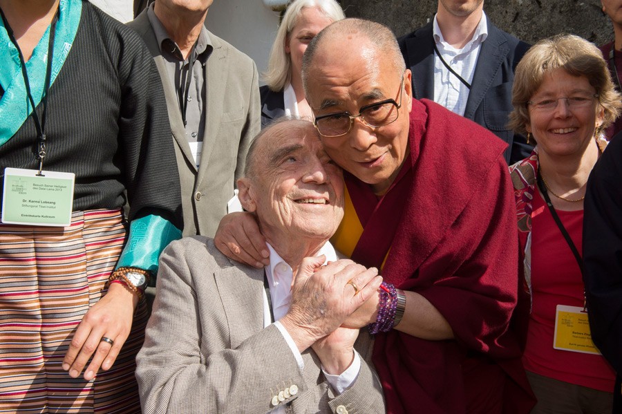 Chùm ảnh: Đức Dalai Lama thăm châu Âu ảnh 25 Hinh (26).jpg