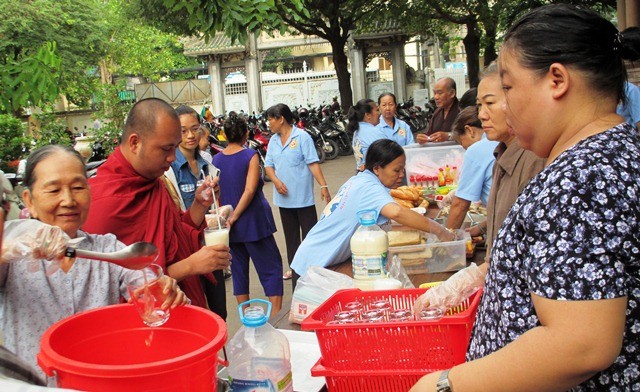 “Tiếp sức mùa thi” cho Tăng Ni sinh Học viện ảnh 1 tsmt1.jpg