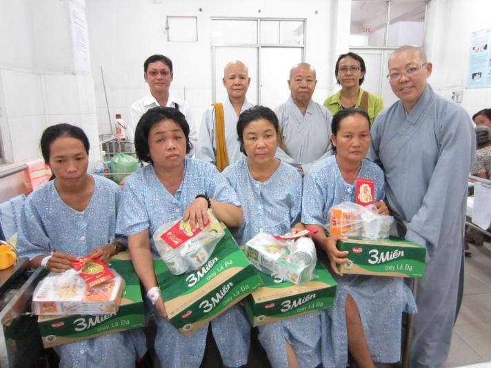 Xây nhà tình thương, hỗ trợ chi phí phẫu thuật ảnh 2 083135_img_5714.jpg