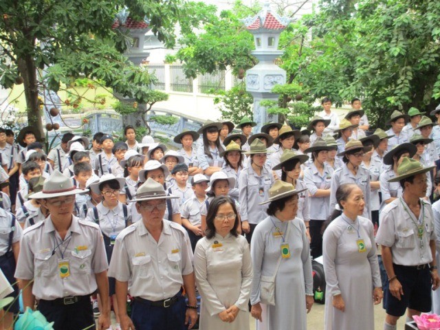 ban qu_n tr_i ra m_t.JPG