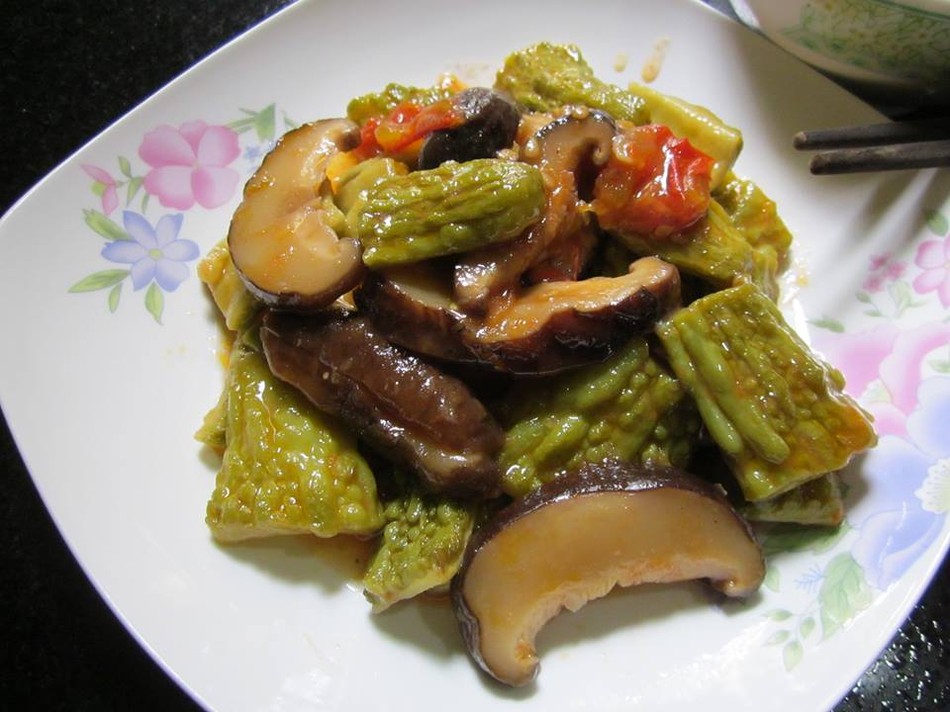 Khổ qua kho nấm đông cô ảnh 1 kho qua.jpg