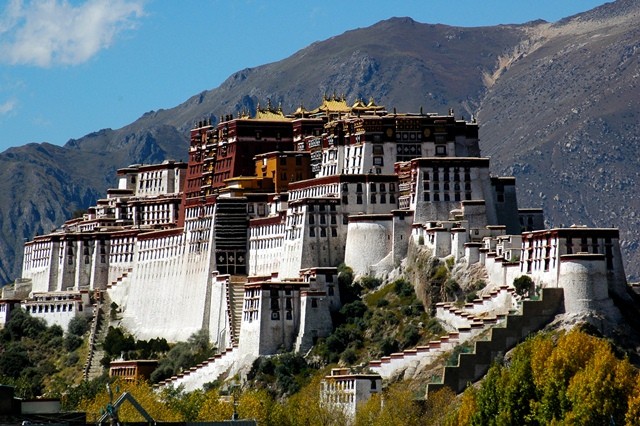 Cung điện Potala: Bảo tàng văn hóa - tâm linh sinh động ảnh 1 Potala2.jpg