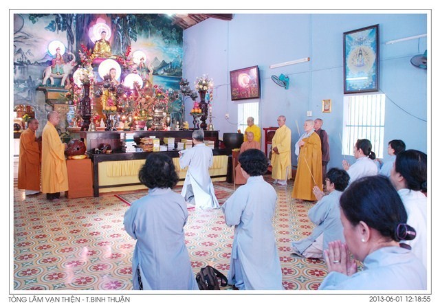 Thiền viện Vạn Hạnh cúng dường trường hạ ảnh 2 DSC_2488.jpg