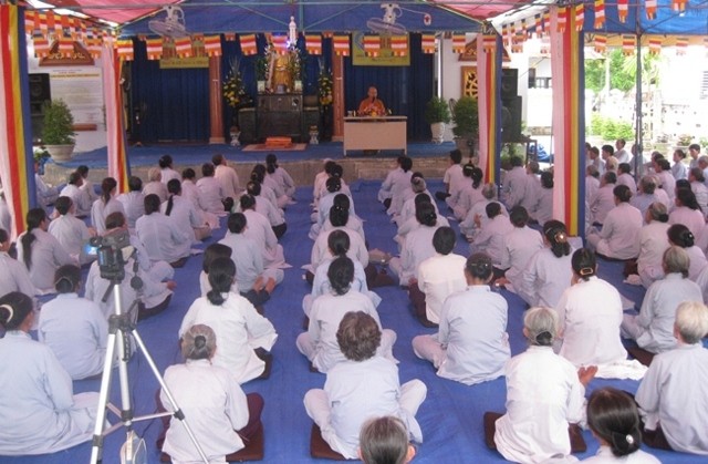 Khóa tu niệm Phật chùa Phước Ấm ảnh 4 56966738.img1582.jpg