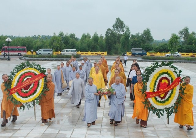 PG tỉnh Phú Thọ tưởng niệm anh hùng liệt sĩ ảnh 1 3 (Copy).jpg