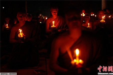 Nghi thức tuần chúc Lễ Tam bảo Phật tại Bangkok ảnh 3 h3.jpg