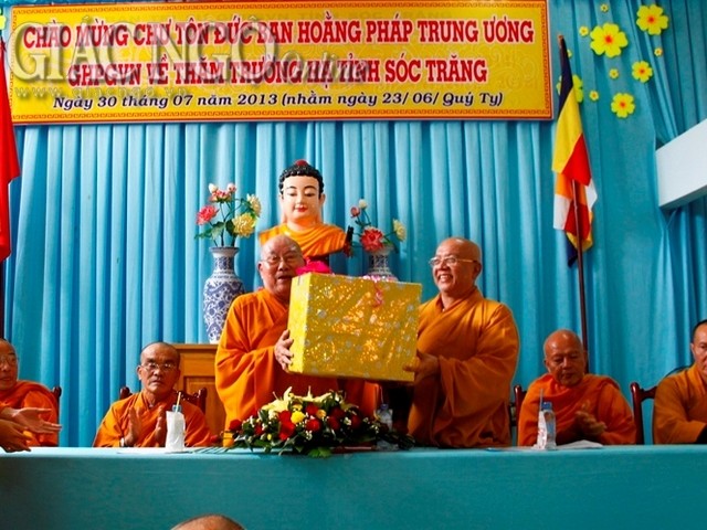 Ban Hoằng pháp T.Ư thăm trường hạ 7 tỉnh miền Tây ảnh 6 Tr²_ng h_ ch·a Khßnh S)n  - S=c Trpng (5).jpg