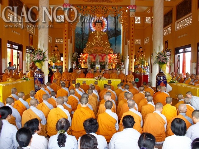 Ban Hoằng pháp T.Ư thăm trường hạ 7 tỉnh miền Tây ảnh 8 Tr²_ng h_ ch·a Ph²_c H_a - C_n Th) (1).jpg