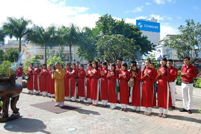 Hội Cội Nguồn tổ chức "Vu lan xuống phố" ảnh 1 Hoi Coi nguon11.jpg