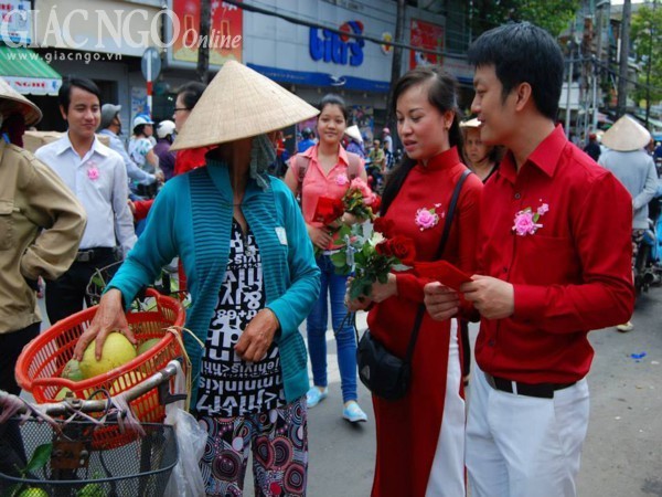 Vu lan xuống phố ảnh 1 Anh 2, Vu lan xuong pho, PGTT 707.jpg