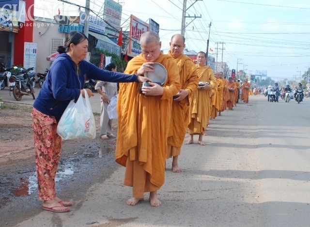 Vu lan muộn tại một số chùa, tịnh xá, tịnh thất ảnh 6 thayHau1.jpg