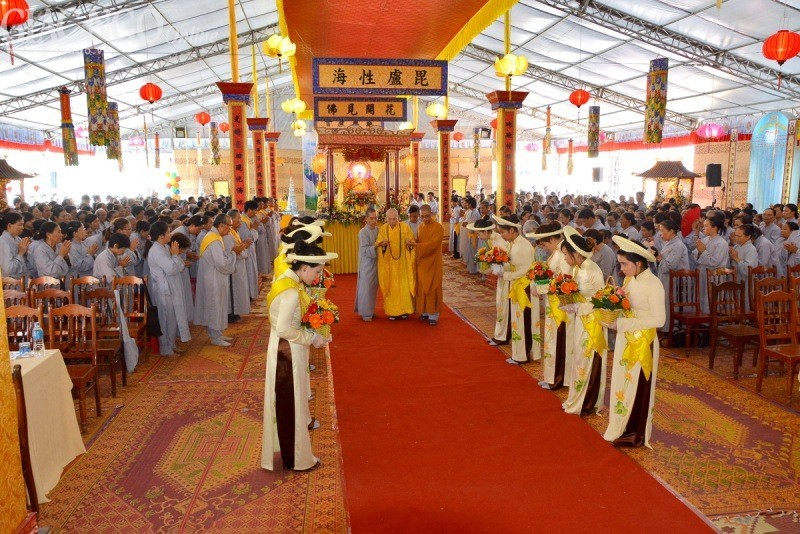 Đại lễ cầu siêu các nạn nhân tai nạn giao thông ảnh 1 anh 1.jpg