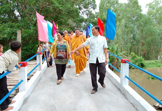 Kiên Giang: Bàn giao cầu Nhân Nghĩa ở Giồng Riềng ảnh 3 Kiên Giang: Bàn giao cầu Nhân Nghĩa ở Giồng Riềng ảnh 3
