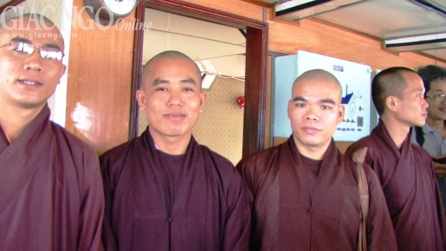 Cử 3 Tăng sĩ tiếp tục trụ trì các chùa tại Trường Sa ảnh 2 KH (5).jpg