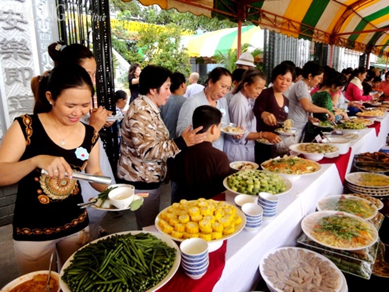 Tiền Giang: Tổ chức buffet chay từ thiện ảnh 3 PB (7).jpg