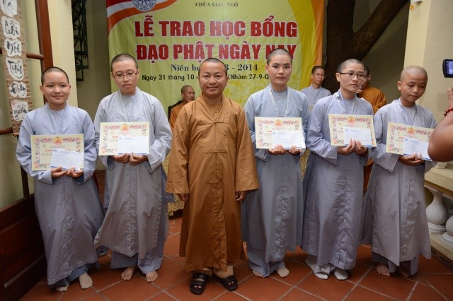 Thay Nhat Tu 2.jpg