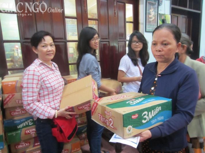 Các đơn vị trao quà, nhà tình thương đến hộ nghèo ảnh 1 TT.jpg