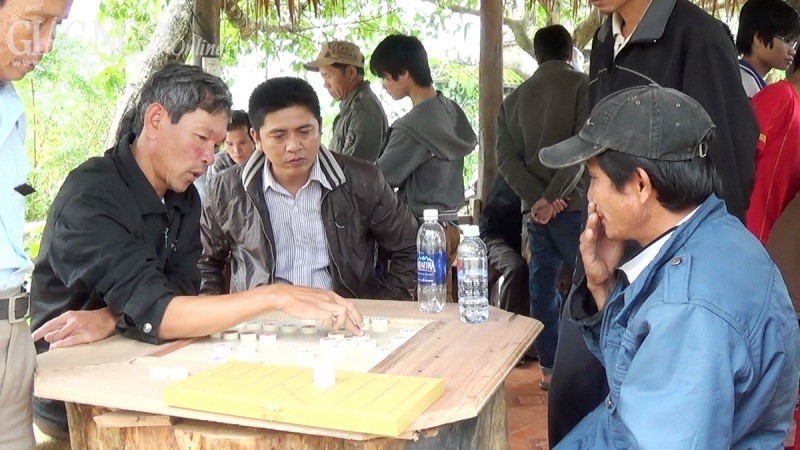 Chùa Hà Tân tổ chức cho thanh niên thi đá bóng ảnh 2 anh 4.jpg