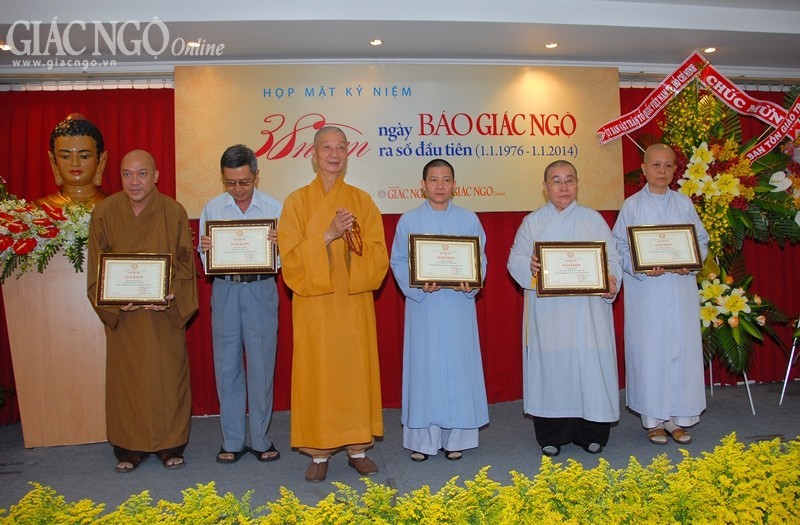 Buổi họp mặt mừng Giác Ngộ tuổi 38: Xúc động! ảnh 11 1kyniem12.jpg