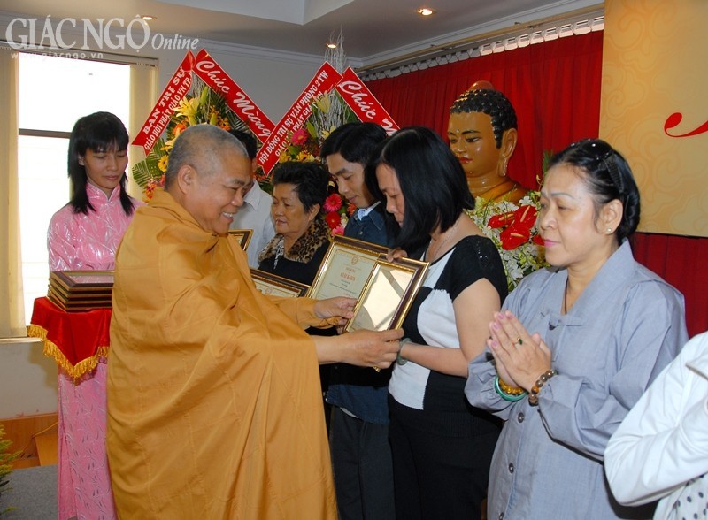 Buổi họp mặt mừng Giác Ngộ tuổi 38: Xúc động! ảnh 12 1kyniem13.jpg