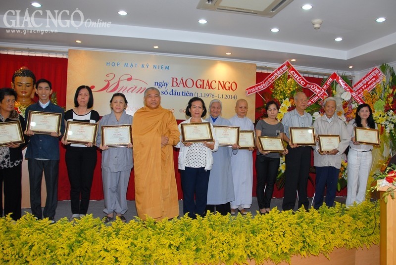 Buổi họp mặt mừng Giác Ngộ tuổi 38: Xúc động! ảnh 13 1kyniem14.jpg