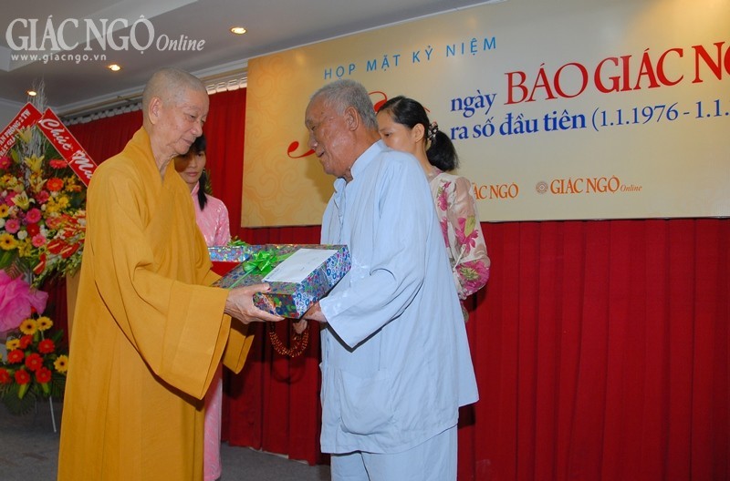 Buổi họp mặt mừng Giác Ngộ tuổi 38: Xúc động! ảnh 15 1kyniem17.jpg