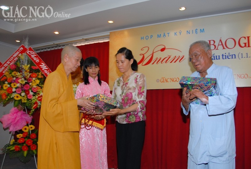 Buổi họp mặt mừng Giác Ngộ tuổi 38: Xúc động! ảnh 16 1kyniem18.jpg