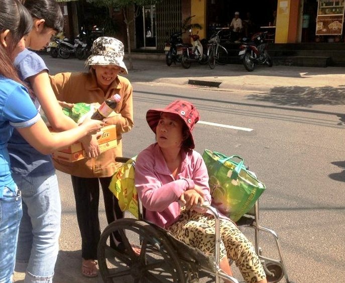 tu thien Tet.1.jpg