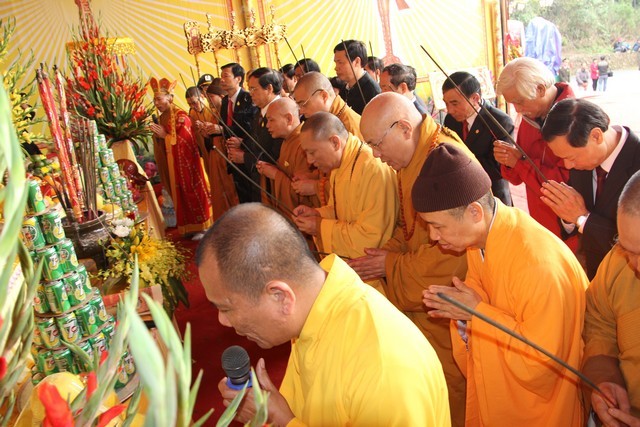 Chùm ảnh ghi từ Hội xuân Yên Tử 2014 ảnh 7 yen tu 11.jpg