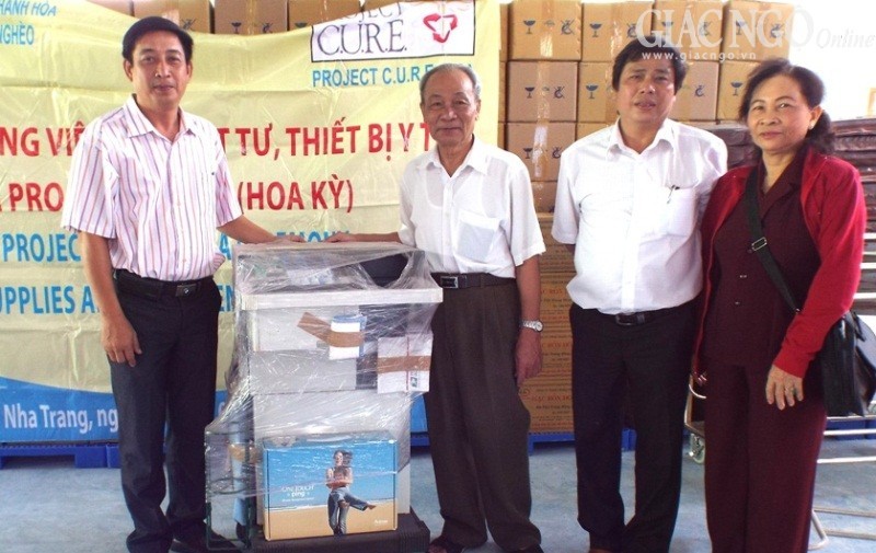 Tài trợ thiết bị y tế giúp bệnh nhân và trẻ em tàn tật ảnh 1 kh.jpg
