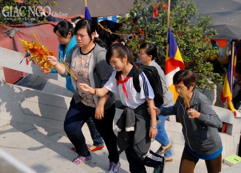 Chùm ảnh: Rằm tháng Giêng dâng nén tâm hương ảnh 14 BTN_0010.jpg