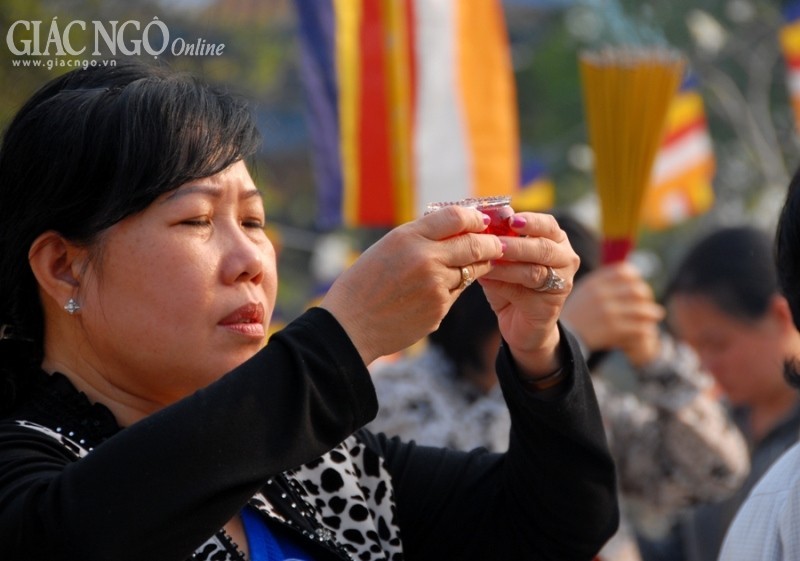 Chùm ảnh: Rằm tháng Giêng dâng nén tâm hương ảnh 6 BTN_0033.jpg
