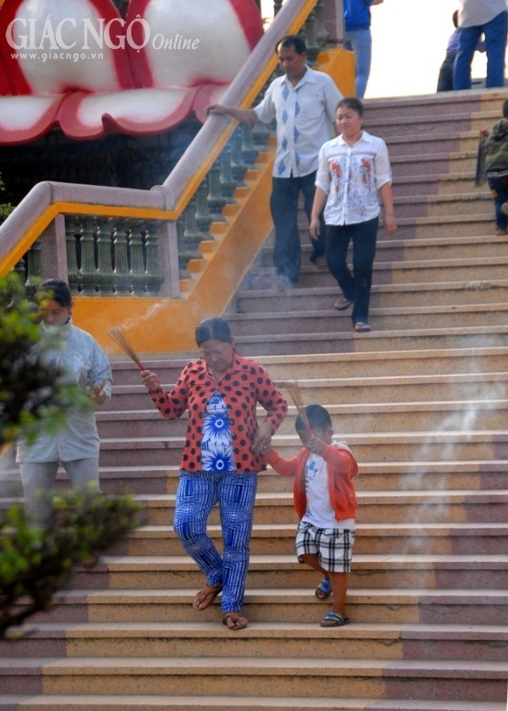 Chùm ảnh: Rằm tháng Giêng dâng nén tâm hương ảnh 5 BTN_0043.jpg