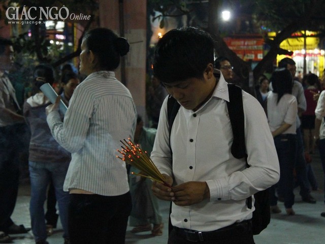 Chùm ảnh: Đêm Nguyên tiêu đi chùa lễ Phật, tụng kinh ảnh 2 _MG_3887.jpg
