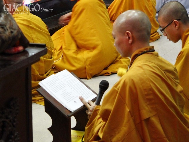 Chùm ảnh: Đêm Nguyên tiêu đi chùa lễ Phật, tụng kinh ảnh 6 _MG_3966.jpg
