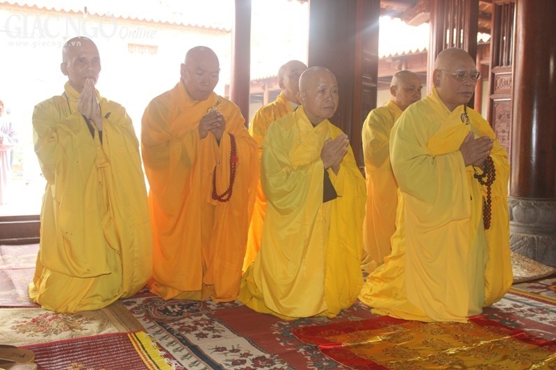 1 duc tang thong 2.JPG