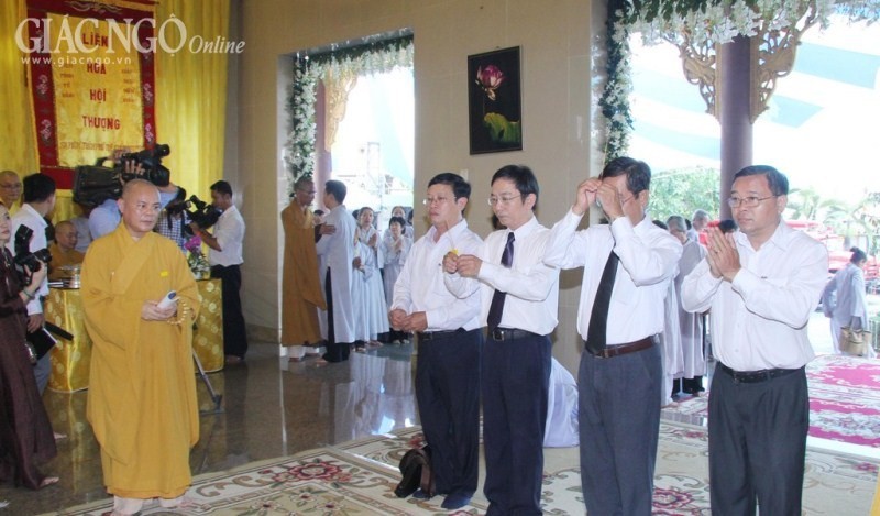 Lãnh đạo TP.HCM viếng tang Đại lão HT.Thích Trí Tịnh ảnh 10 1 thanh uy17.jpg