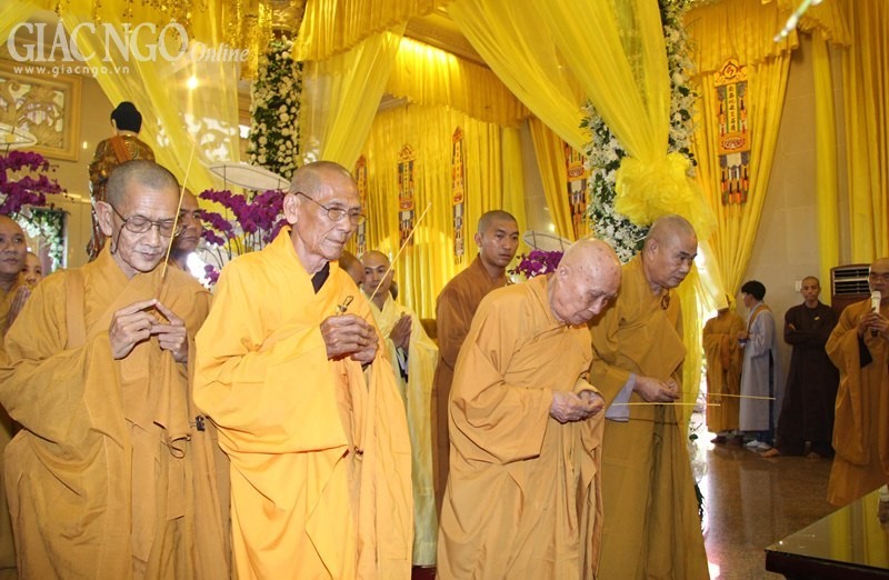 Tới 16g chiều 31-3, đã có 500 đoàn viếng tang ảnh 2 1 chieu05.jpg