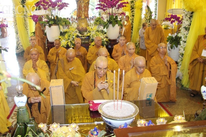 Tới 16g chiều 31-3, đã có 500 đoàn viếng tang ảnh 3 1 chieu09.jpg