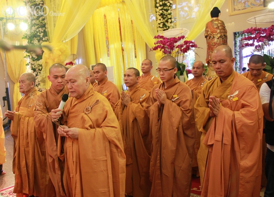 Đến sáng ngày 2-4, trên 650 đoàn về đảnh lễ ngài ảnh 1 IMG_3372.jpg