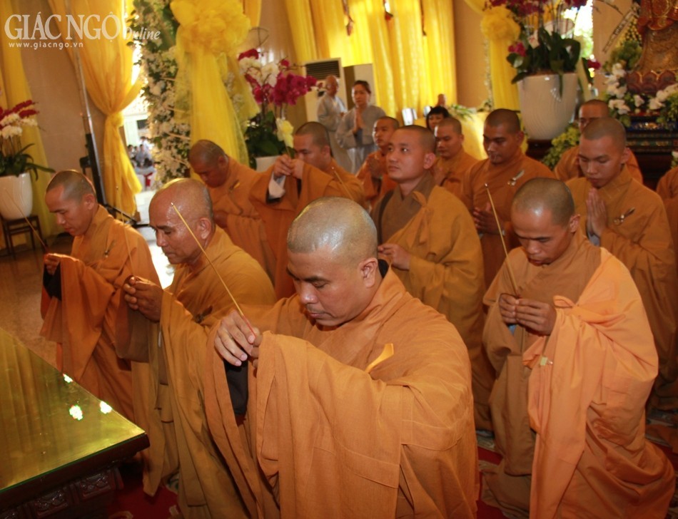 Đến sáng ngày 2-4, trên 650 đoàn về đảnh lễ ngài ảnh 20 IMG_3534.jpg