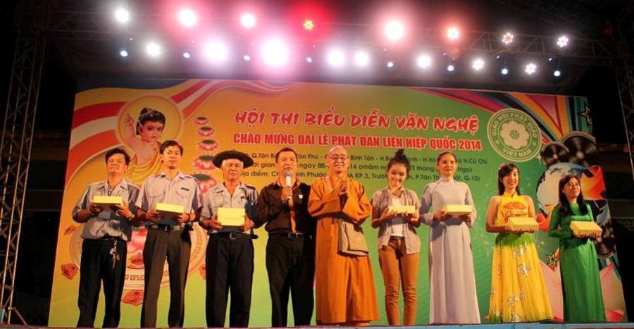 TP.HCM: Cụm 4 thi văn nghệ mừng Phật đản ảnh 4 cum b 11.jpg