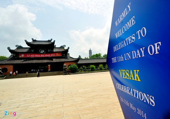 Các công trình trọng điểm như Hội trường trung tâm, nơi diễn ra các hoạt động khai mạc, bế mạc đã được tu bổ đường giao thông, tăng cường mạng lưới đèn chiếu sáng kết hợp trang trí, bổ sung hệ thống vệ sinh công cộng.