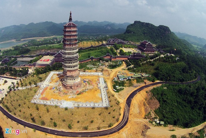 Ban Quản lý chùa Bái Đính là đơn vị chủ động về cơ sở vật chất và ăn uống. Dự kiến các bữa ăn buffet (khoảng 5.000 suất/bữa) tại tầng hầm điện Tam Thế cho đại biểu và khách mời, ngoài ra chế biến khoảng 40.000 suất cơm hộp/ngày phục vụ các tín đồ, Phật tử và nhân dân đến dự các hoạt động bên lề sự kiện.